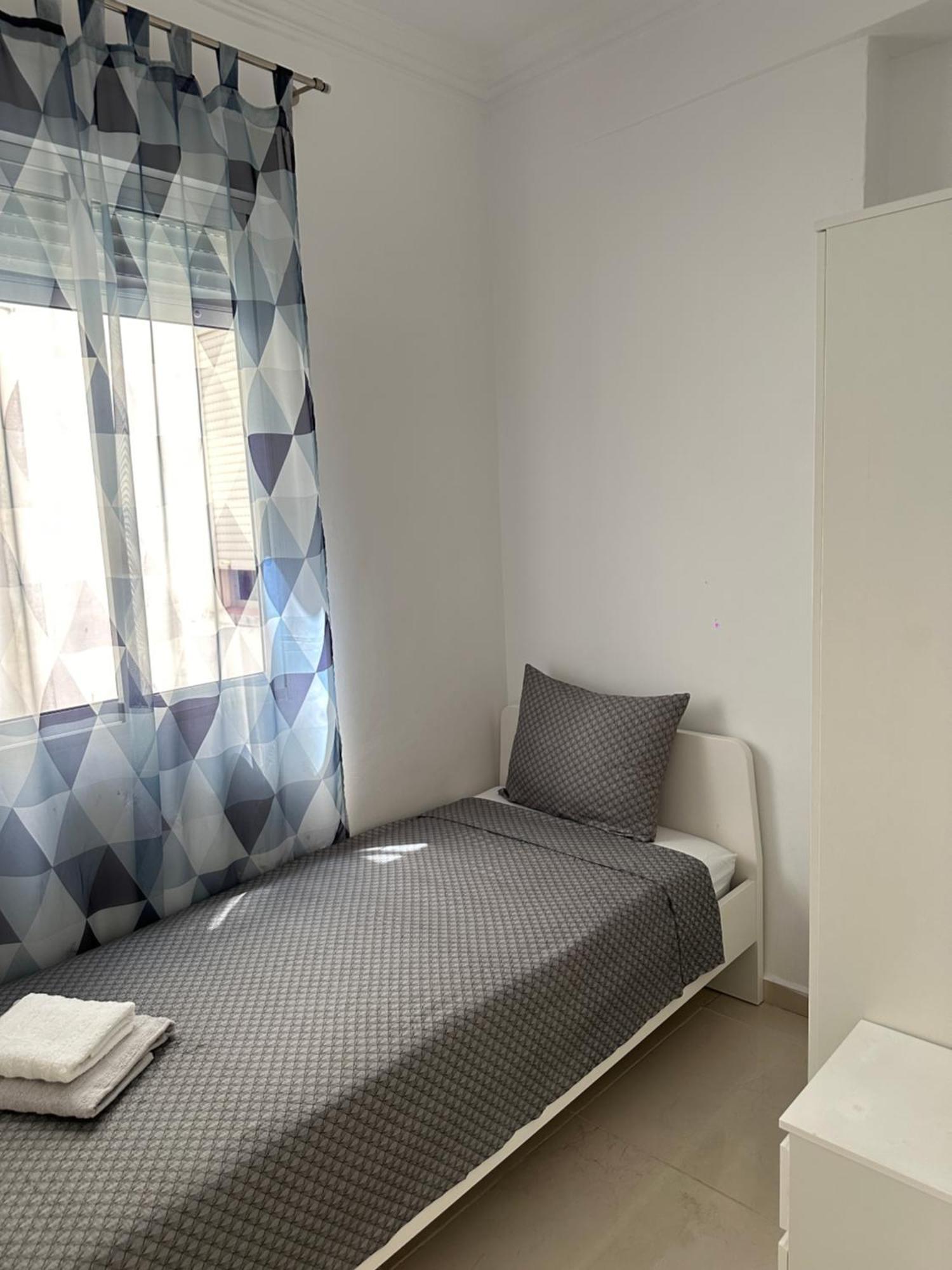 Modern And Bright 5 Bedroom Apartment Del Prado غانديا المظهر الخارجي الصورة