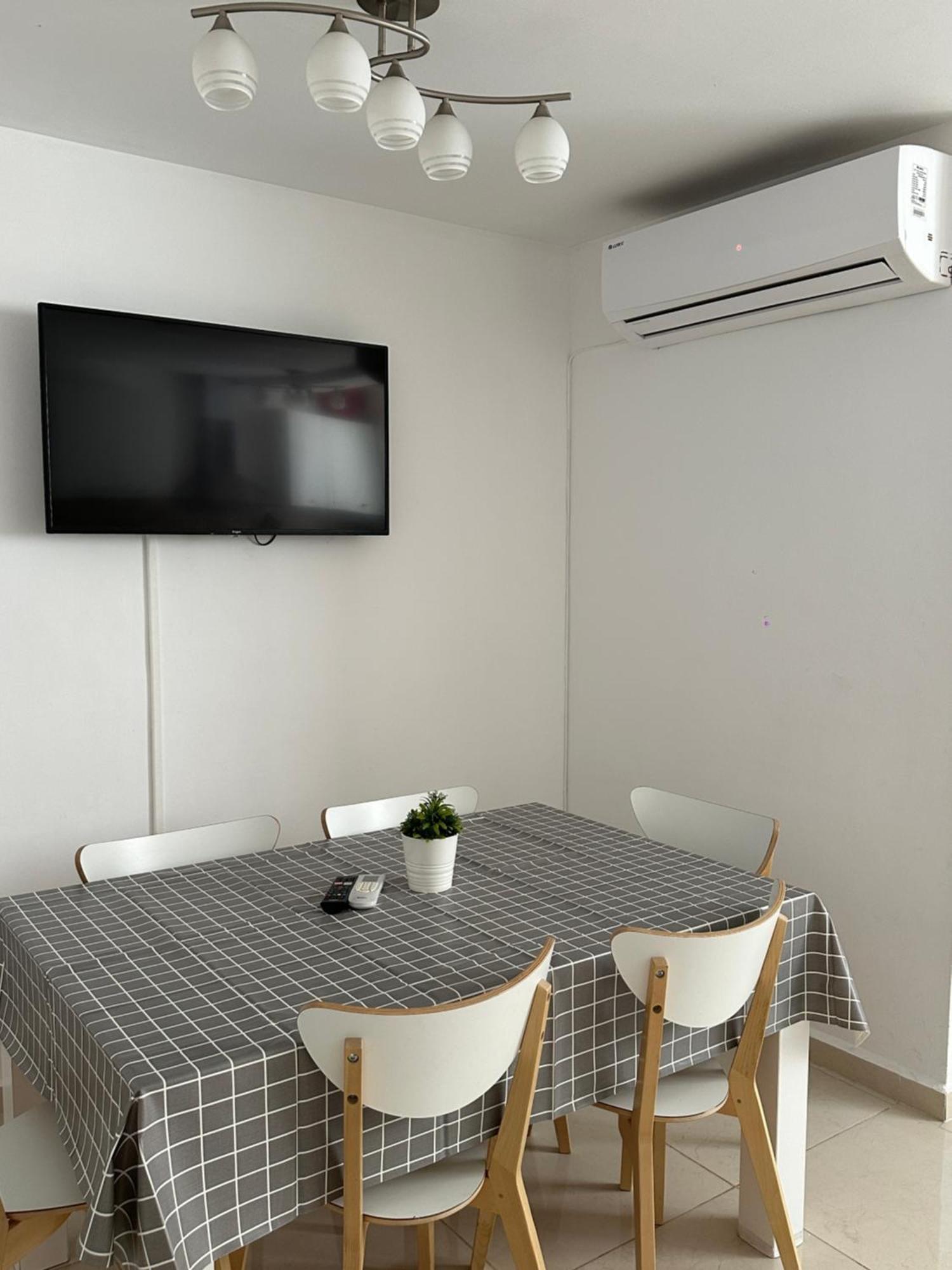 Modern And Bright 5 Bedroom Apartment Del Prado غانديا المظهر الخارجي الصورة