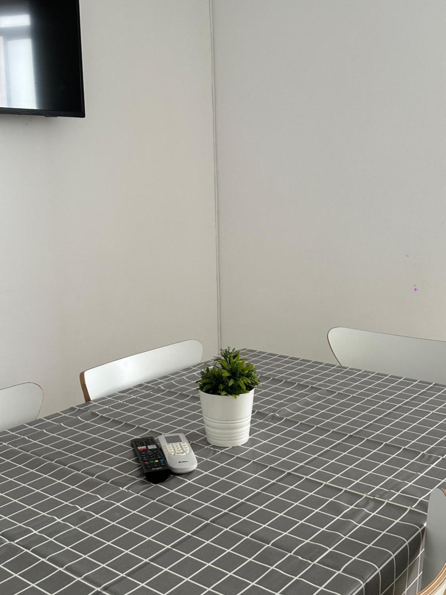 Modern And Bright 5 Bedroom Apartment Del Prado غانديا المظهر الخارجي الصورة