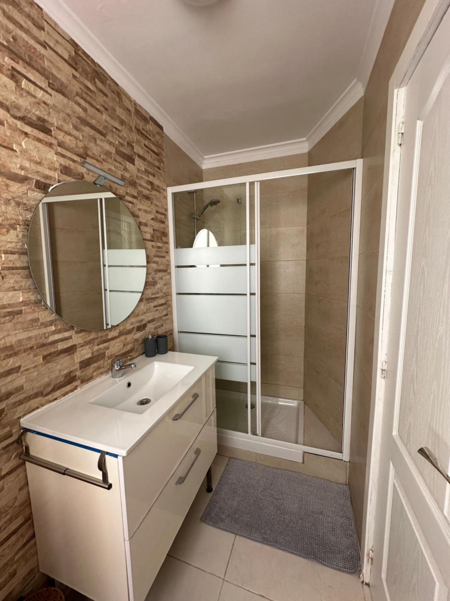 Modern And Bright 5 Bedroom Apartment Del Prado غانديا المظهر الخارجي الصورة