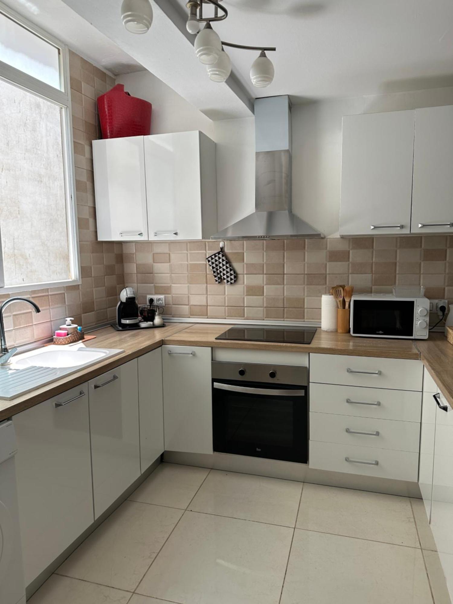 Modern And Bright 5 Bedroom Apartment Del Prado غانديا المظهر الخارجي الصورة