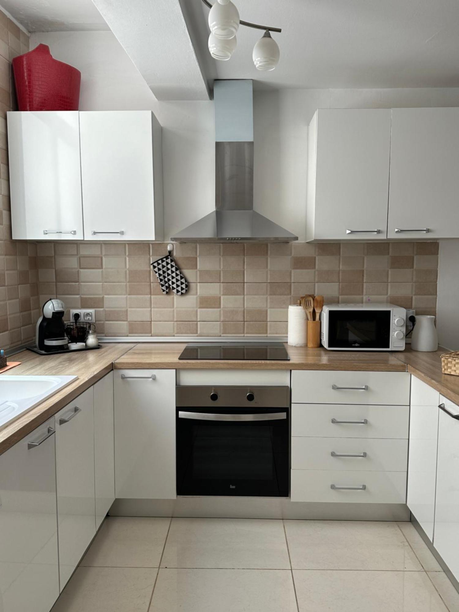 Modern And Bright 5 Bedroom Apartment Del Prado غانديا المظهر الخارجي الصورة