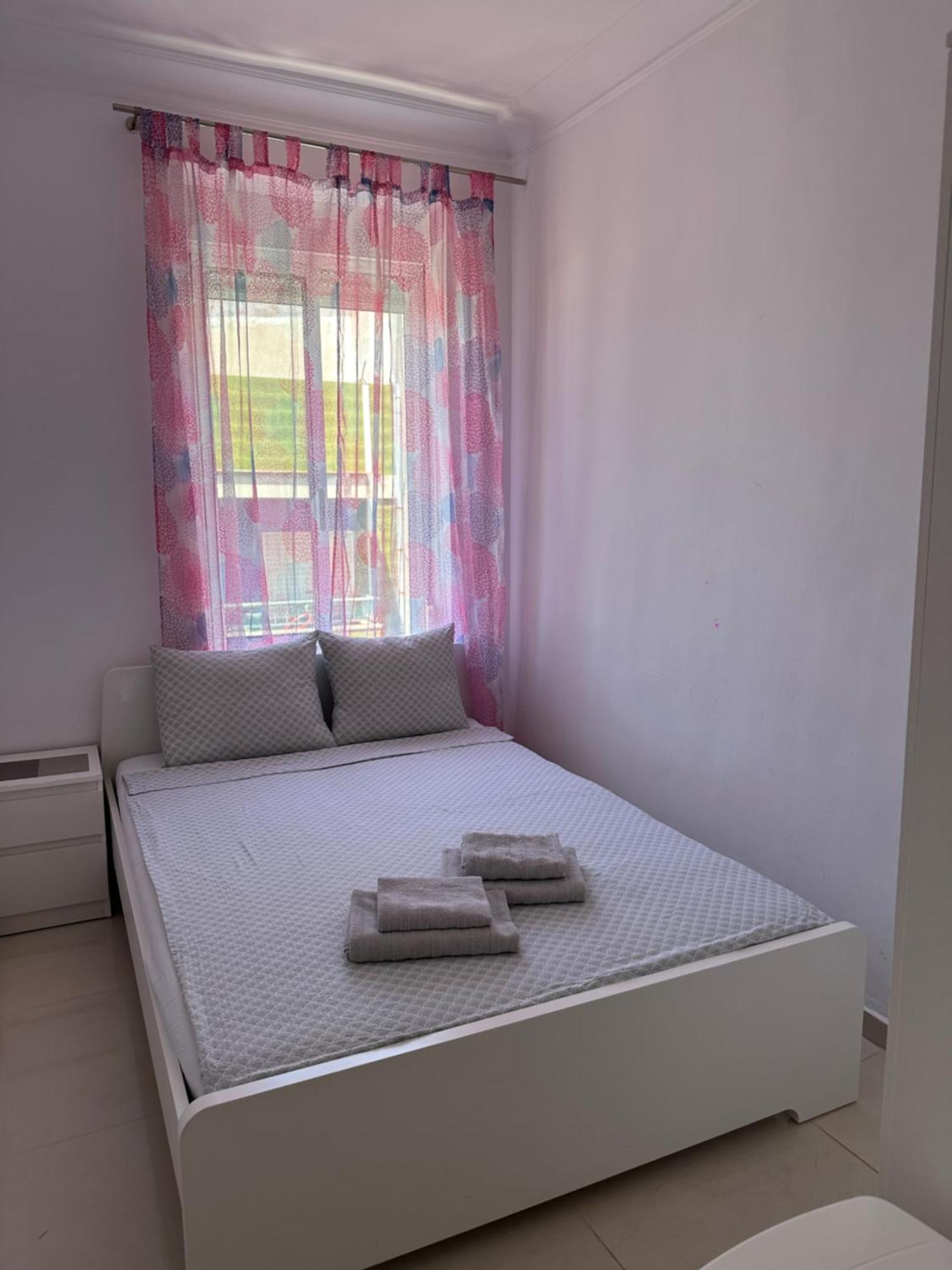 Modern And Bright 5 Bedroom Apartment Del Prado غانديا المظهر الخارجي الصورة