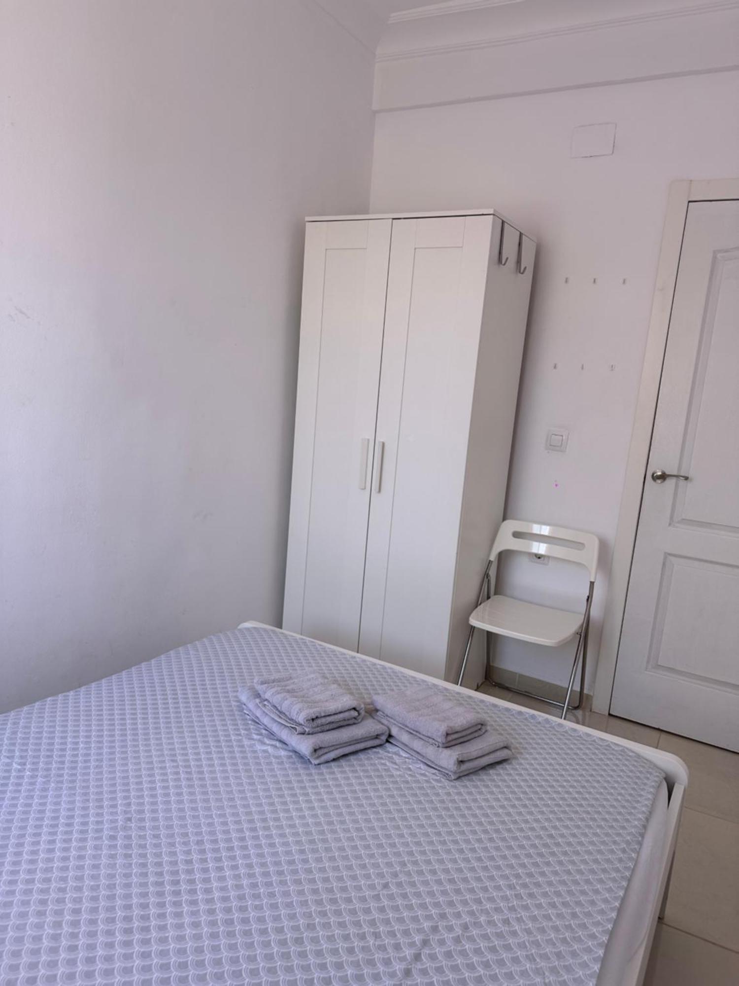 Modern And Bright 5 Bedroom Apartment Del Prado غانديا المظهر الخارجي الصورة
