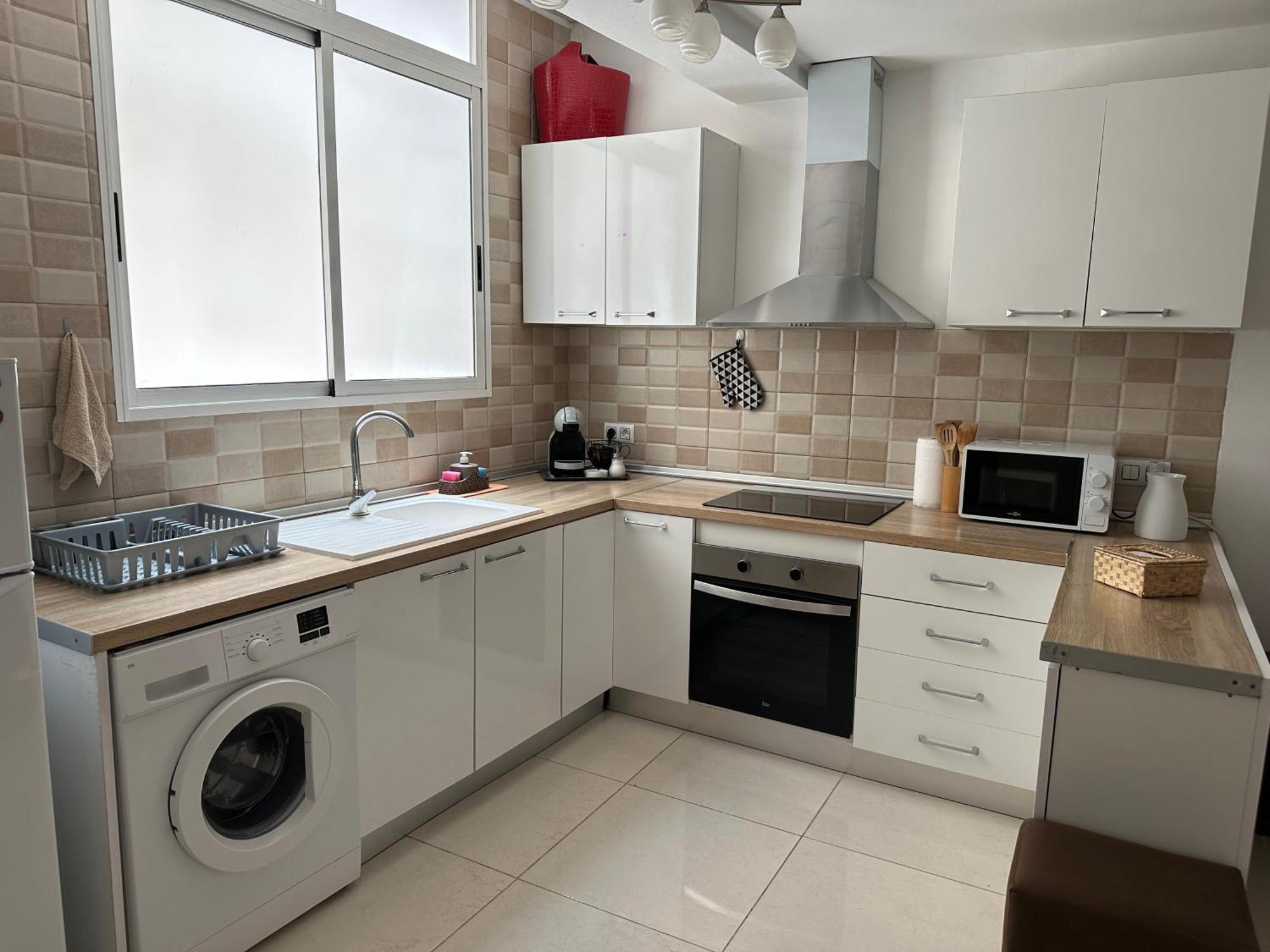 Modern And Bright 5 Bedroom Apartment Del Prado غانديا المظهر الخارجي الصورة